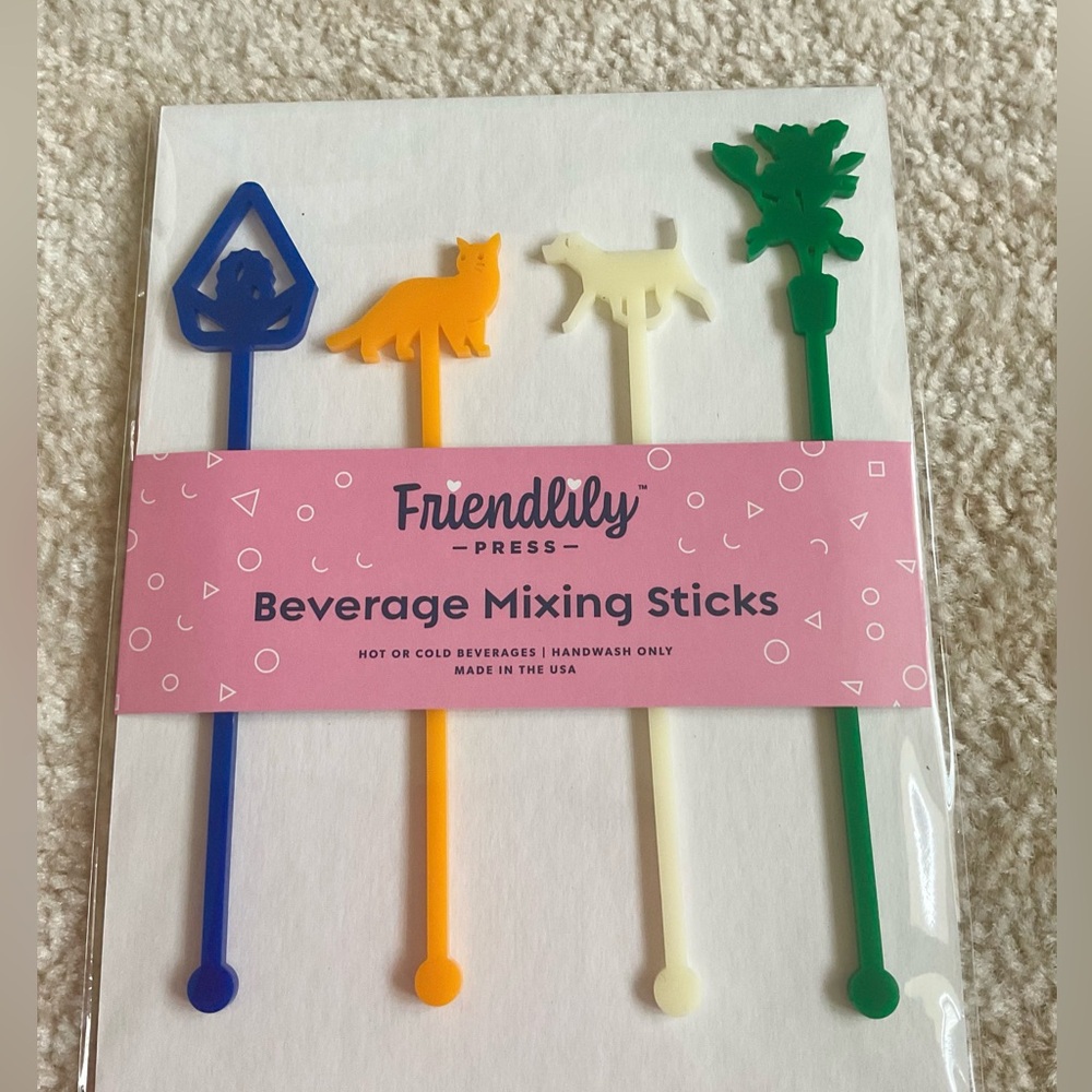 NWT Dog and Cat Theme Beverage Mixing Sticks